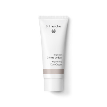 Crème de Jour Régénérante Dr.&nbsp;Hauschka : Soin lissant pour le visage, pour une peau visiblement plus lisse